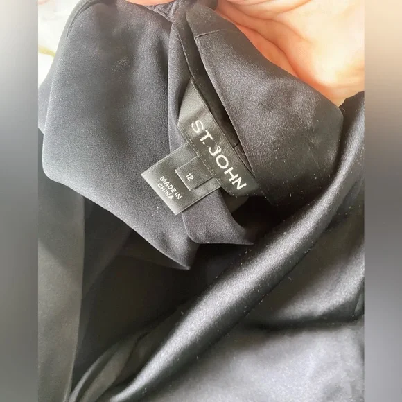 St John 100% silk black sleeveless top - Picture 4 of 5